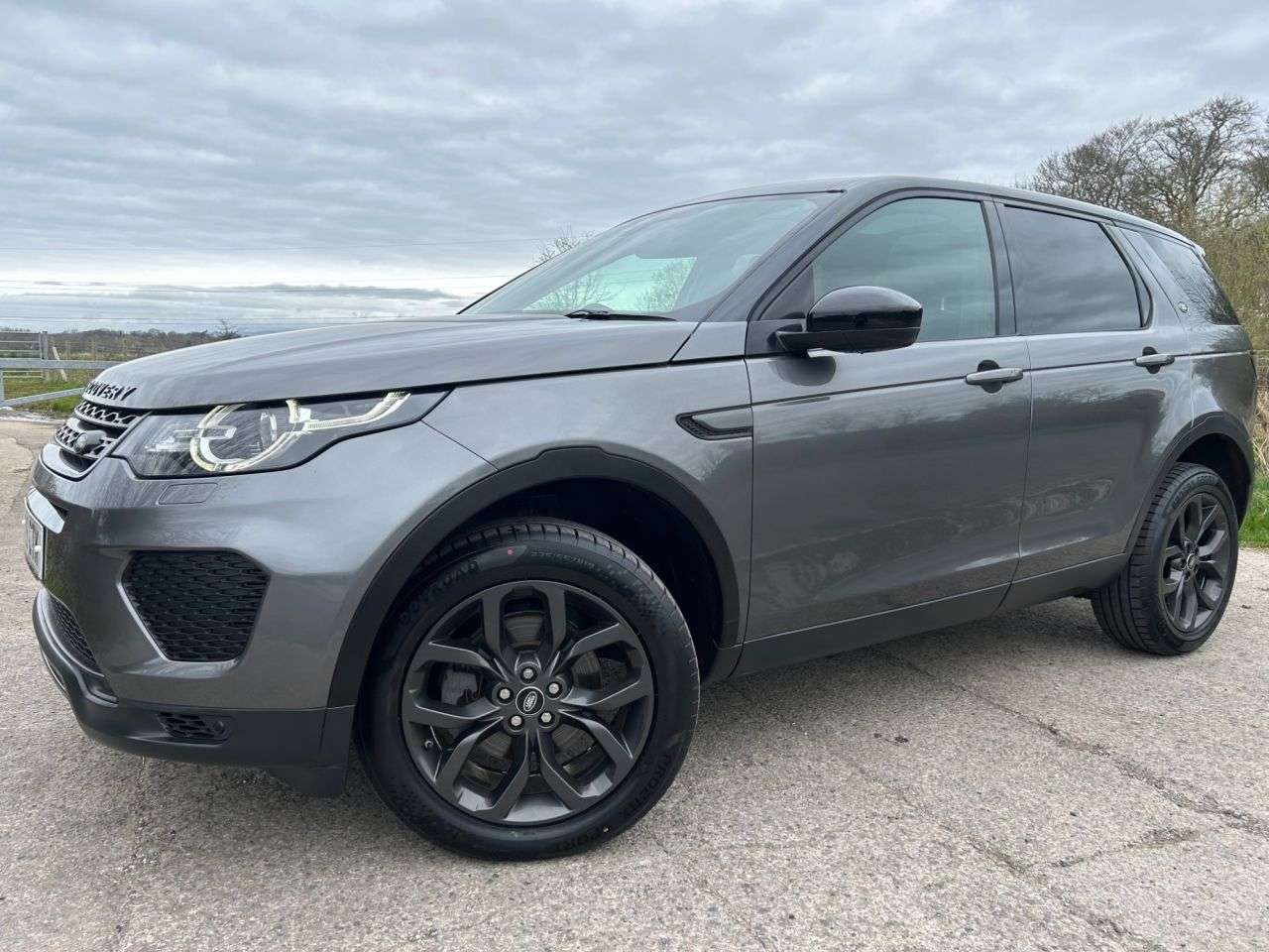 A 2019 LAND ROVER DISCOVERY SPORT 2.0 TD4 Landmark SUV 5dr Diesel Auto 4WD Euro 6 (s/s) (180 ps) A 2019 LAND ROVER DISCOVERY SPORT 2.0 TD4 Landmark SUV 5dr Diesel Auto 4WD Euro 6 (s/s) (180 ps)