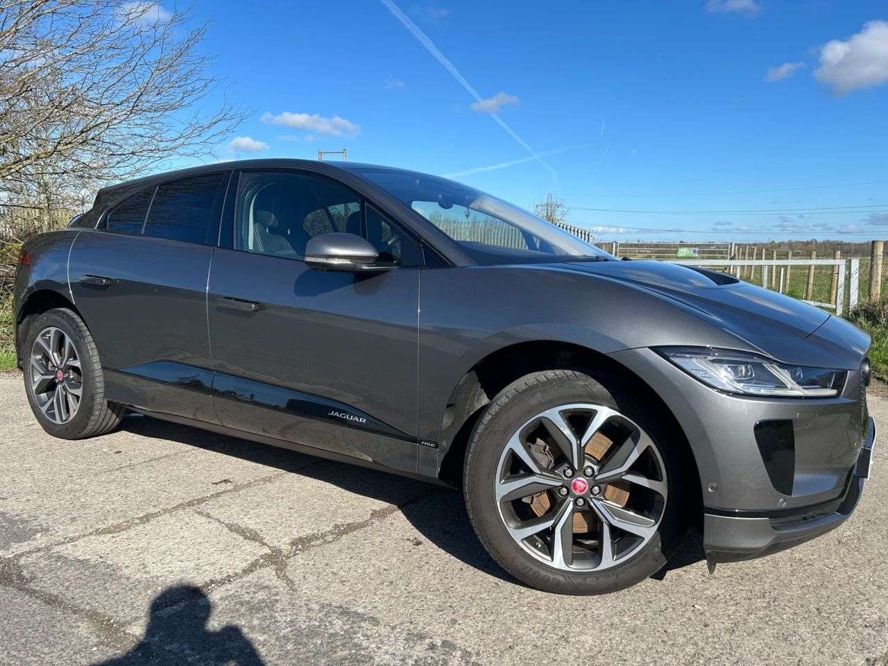 A 2019 JAGUAR I-PACE 400 90kWh HSE SUV 5dr Electric Auto 4WD (400 ps) A 2019 JAGUAR I-PACE 400 90kWh HSE SUV 5dr Electric Auto 4WD (400 ps)