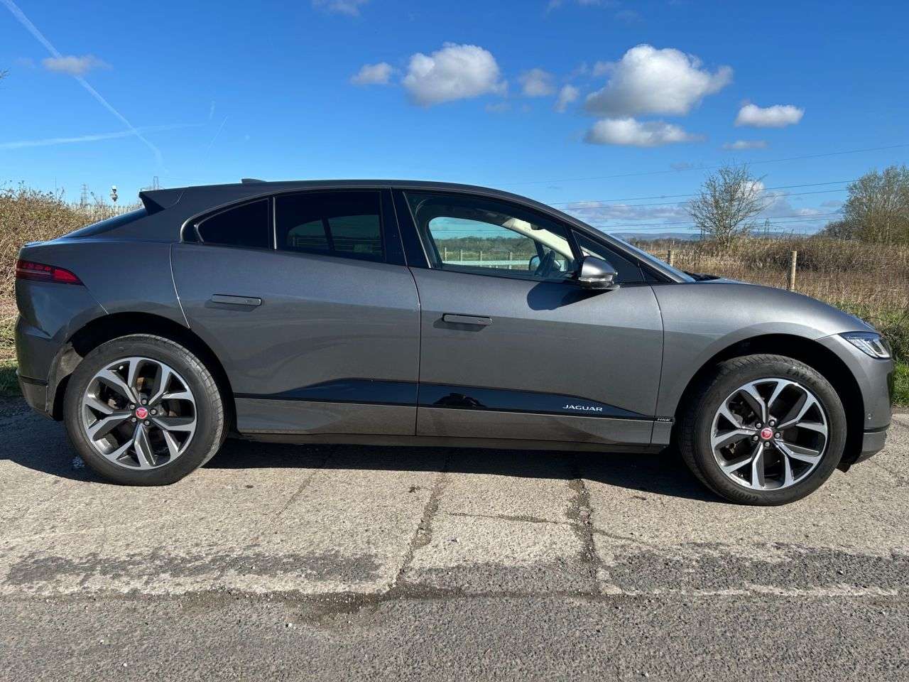 A 2019 JAGUAR I-PACE 400 90kWh HSE SUV 5dr Electric Auto 4WD (400 ps) A 2019 JAGUAR I-PACE 400 90kWh HSE SUV 5dr Electric Auto 4WD (400 ps)