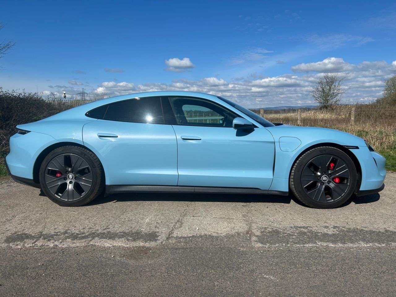 A 2022 PORSCHE TAYCAN Performance Plus 93.4kWh 4S Saloon 4dr Electric Auto 4WD (11kW Charger) (57 A 2022 PORSCHE TAYCAN Performance Plus 93.4kWh 4S Saloon 4dr Electric Auto 4WD (11kW Charger) (57