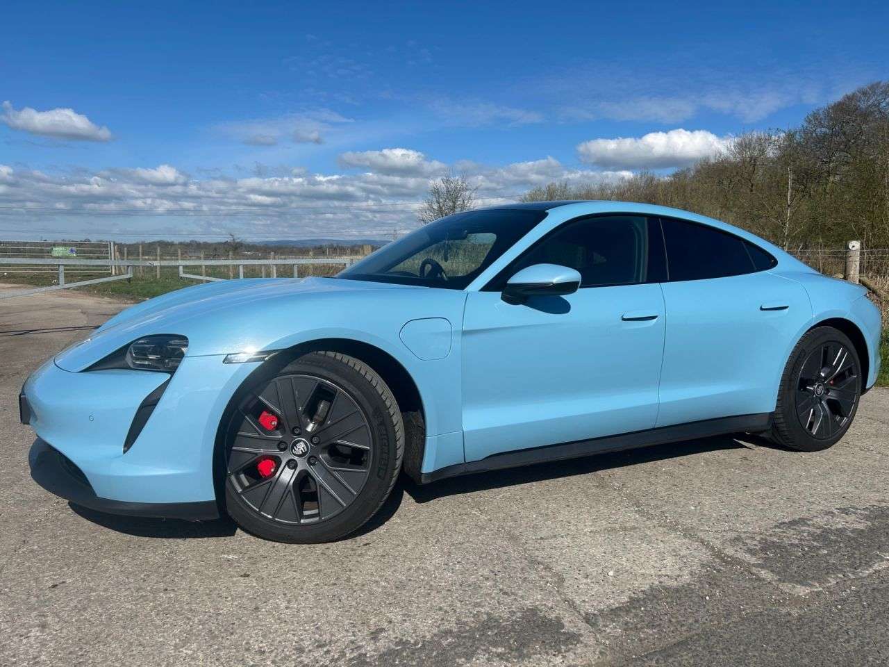 A 2022 PORSCHE TAYCAN Performance Plus 93.4kWh 4S Saloon 4dr Electric Auto 4WD (11kW Charger) (57 A 2022 PORSCHE TAYCAN Performance Plus 93.4kWh 4S Saloon 4dr Electric Auto 4WD (11kW Charger) (57
