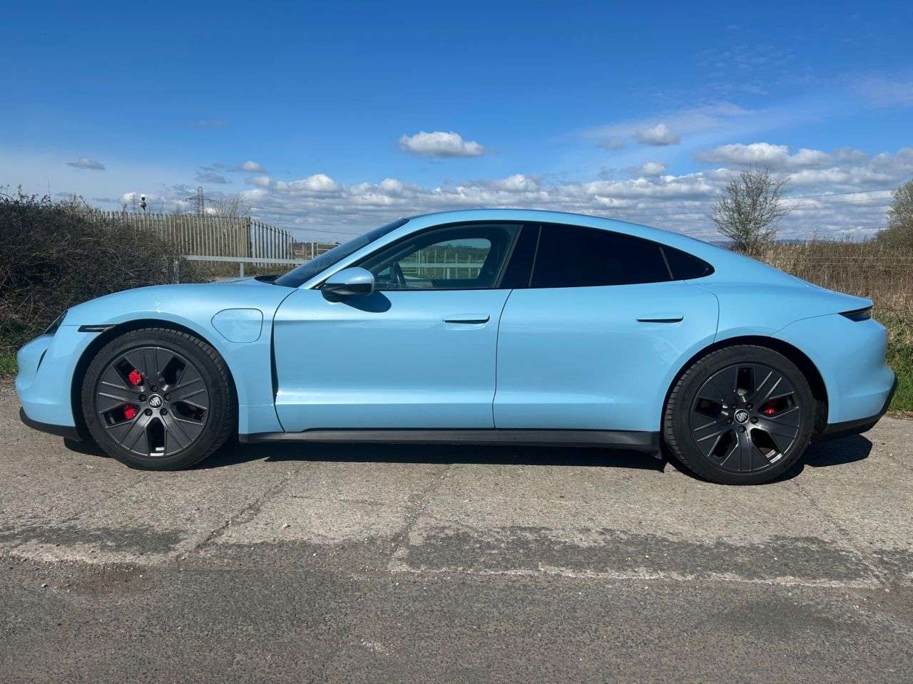 2022 PORSCHE TAYCAN 2022 PORSCHE TAYCAN