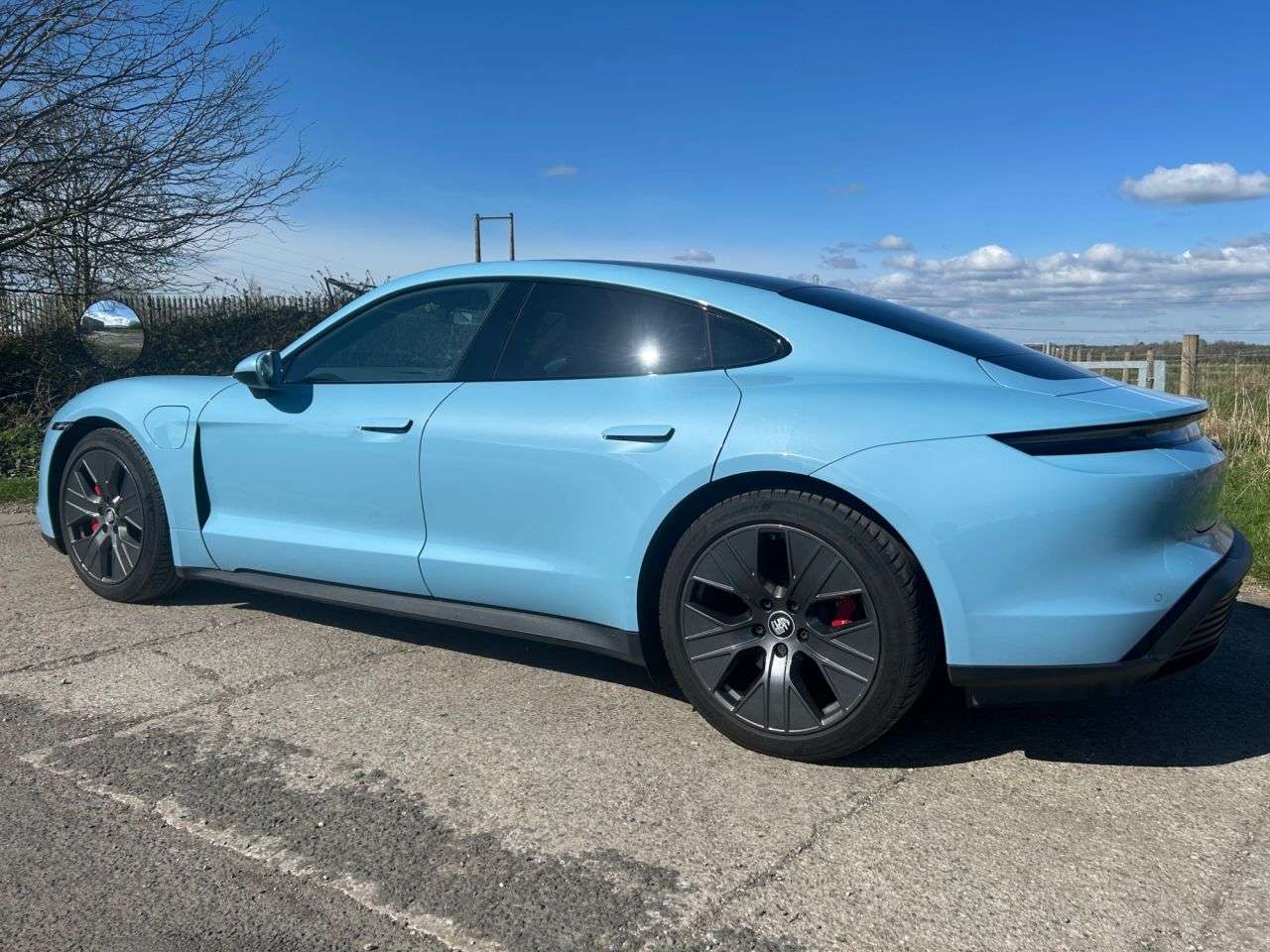 2022 PORSCHE TAYCAN 2022 PORSCHE TAYCAN