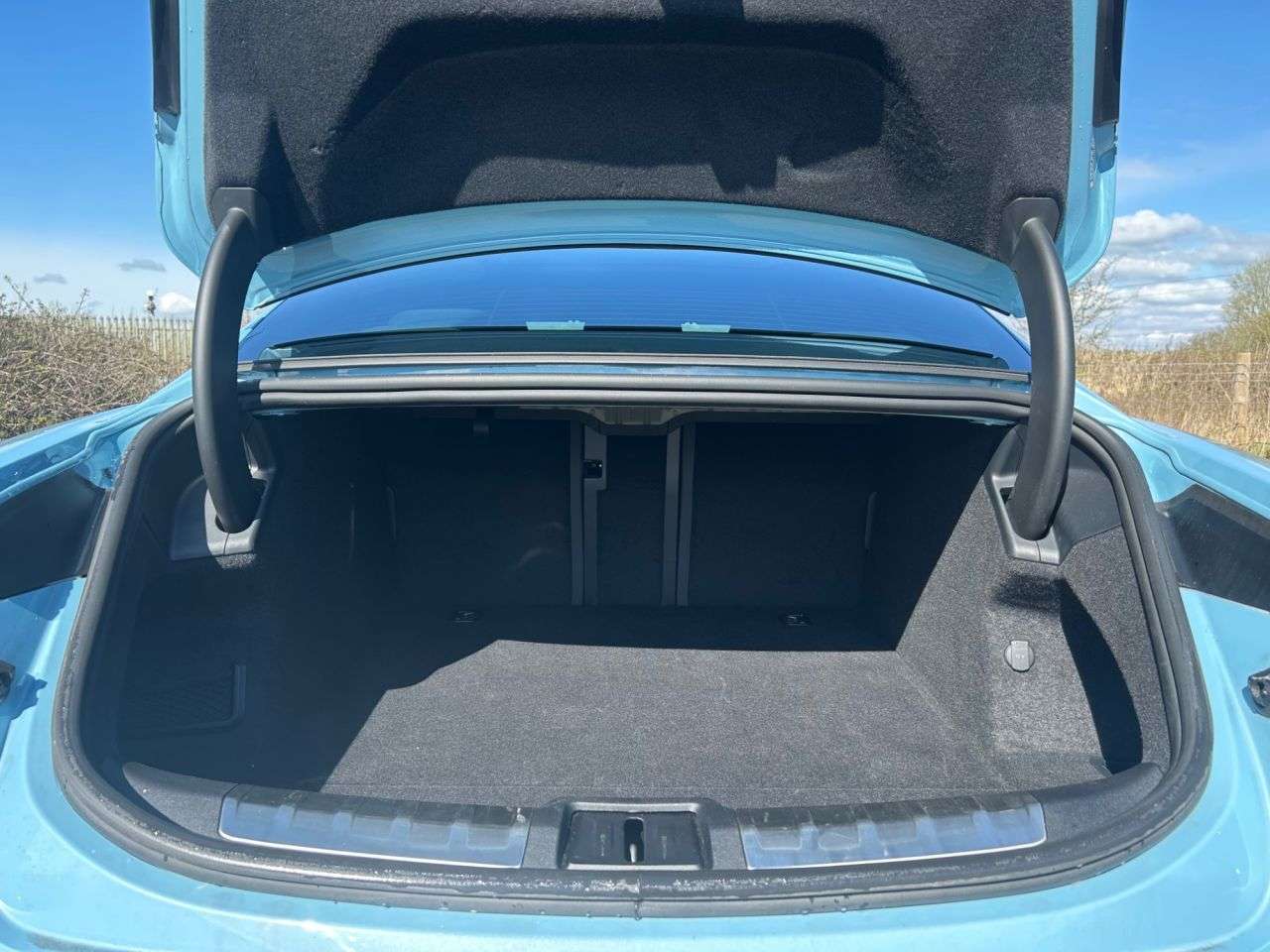 2022 PORSCHE TAYCAN 2022 PORSCHE TAYCAN