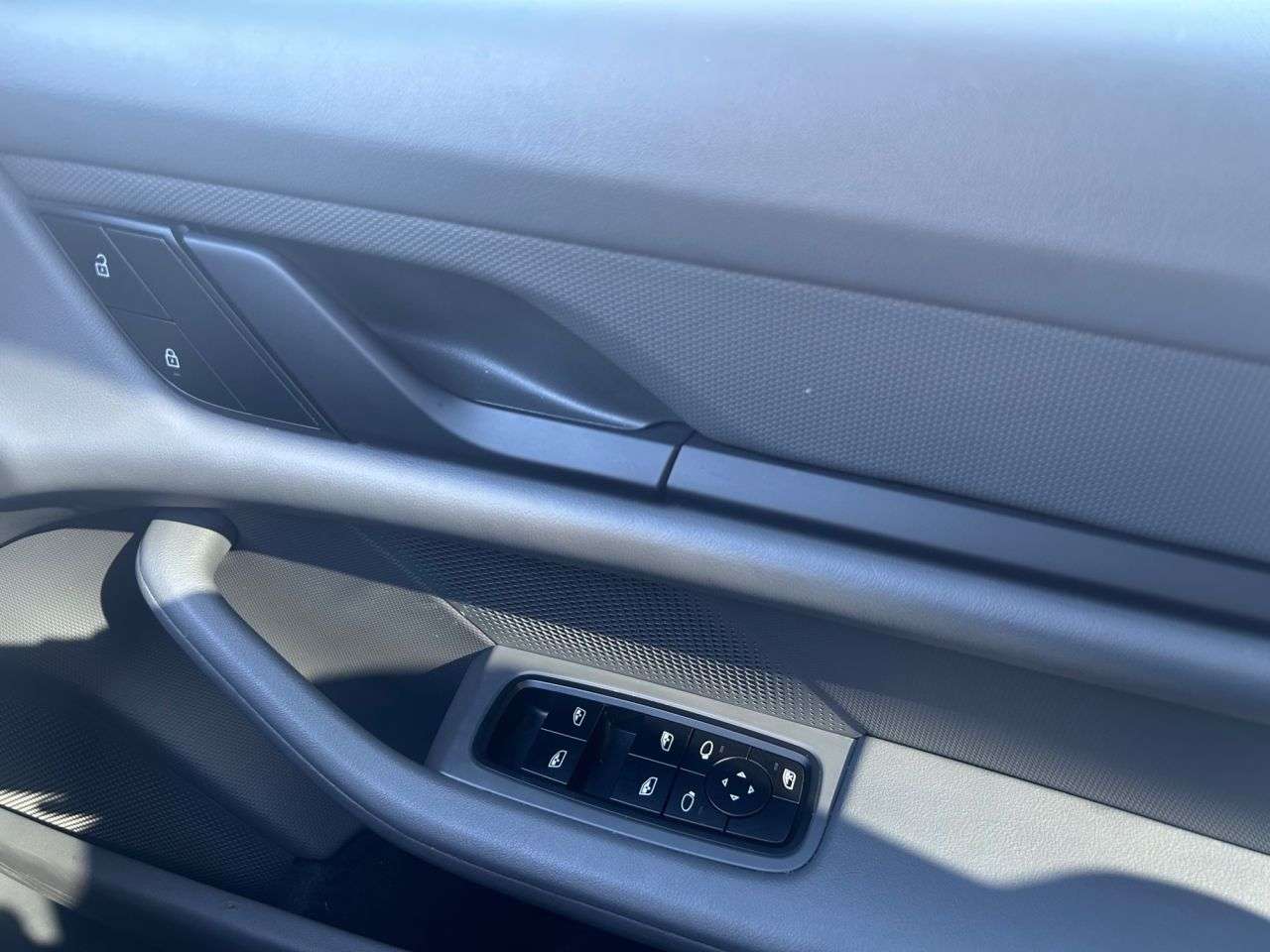 2022 PORSCHE TAYCAN 2022 PORSCHE TAYCAN