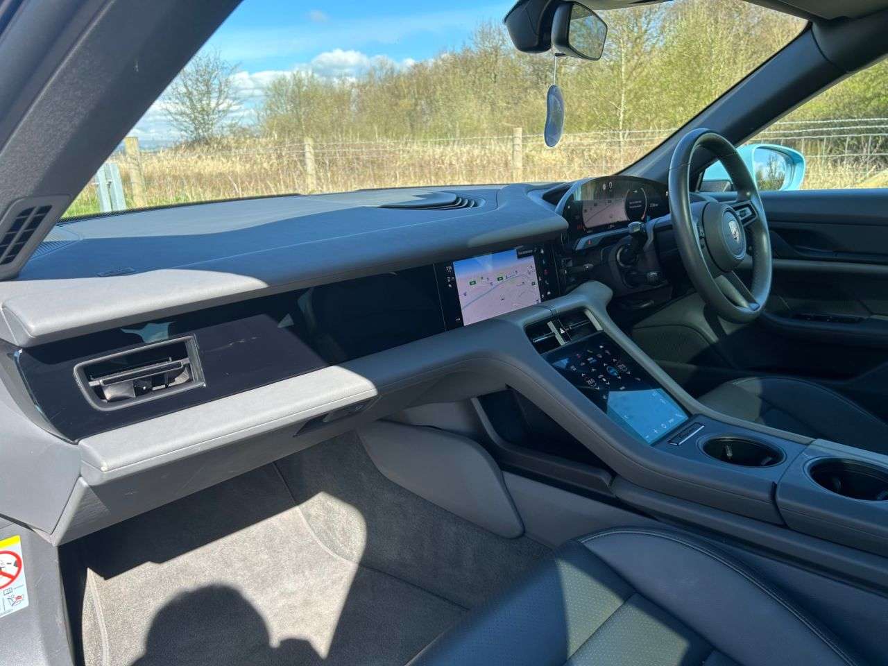 2022 PORSCHE TAYCAN 2022 PORSCHE TAYCAN