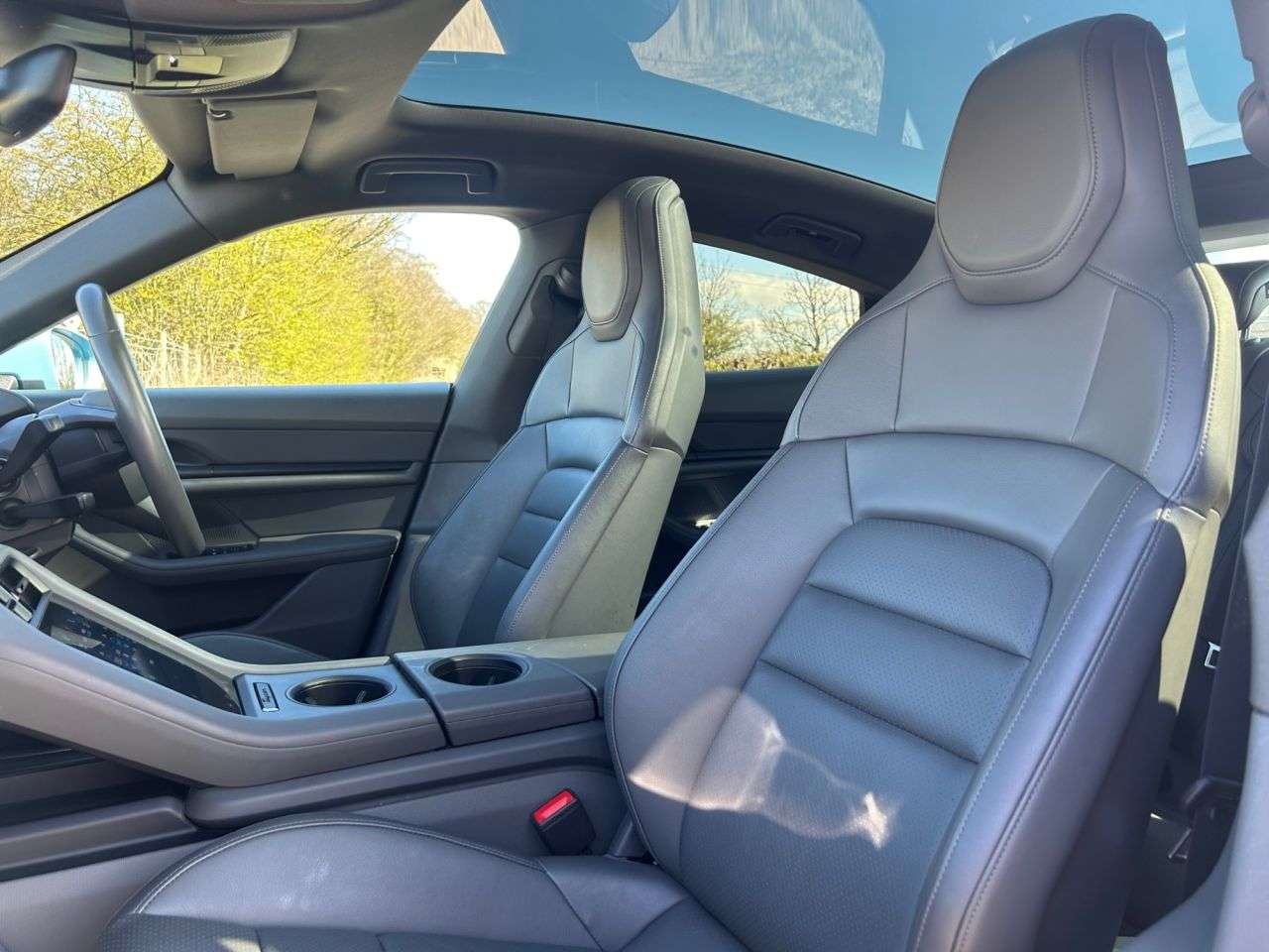 2022 PORSCHE TAYCAN 2022 PORSCHE TAYCAN