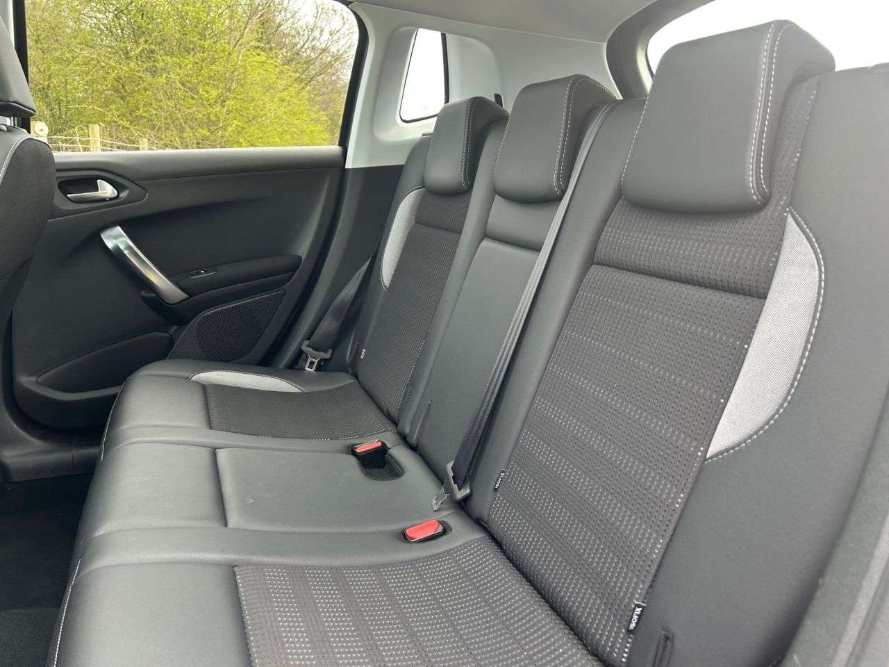 2018 PEUGEOT 2008 2018 PEUGEOT 2008