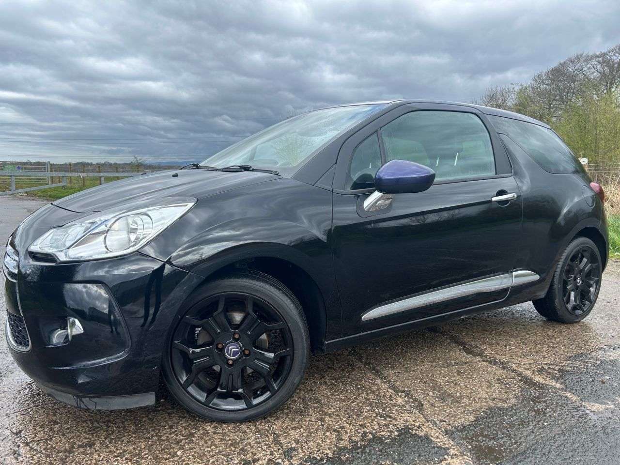 A 2013 CITROEN DS3 1.6 VTi DStyle Plus Hatchback 3dr Petrol Manual Euro 5 (120 ps) A 2013 CITROEN DS3 1.6 VTi DStyle Plus Hatchback 3dr Petrol Manual Euro 5 (120 ps)
