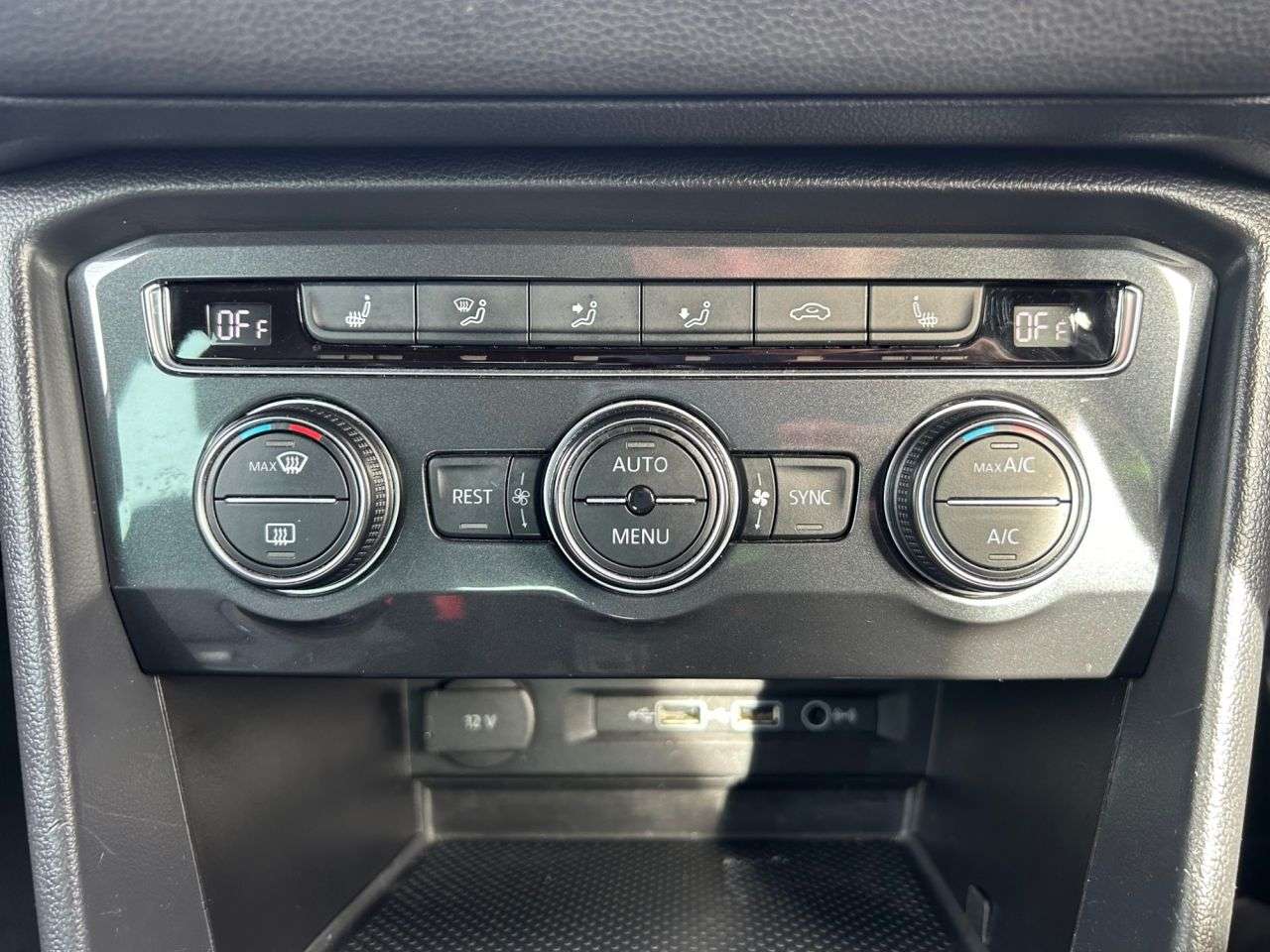 2018 VOLKSWAGEN TIGUAN 2018 VOLKSWAGEN TIGUAN