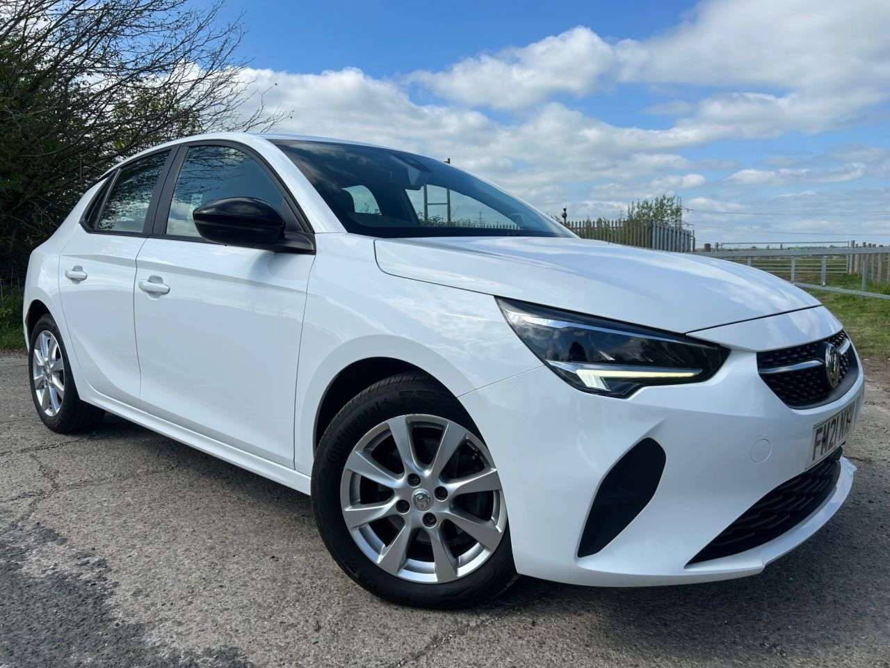 A 2021 VAUXHALL CORSA 1.5 Turbo D SE Hatchback 5dr Diesel Manual Euro 6 (s/s) (102 ps) A 2021 VAUXHALL CORSA 1.5 Turbo D SE Hatchback 5dr Diesel Manual Euro 6 (s/s) (102 ps)