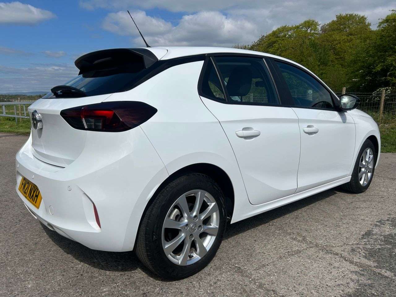 A 2021 VAUXHALL CORSA 1.5 Turbo D SE Hatchback 5dr Diesel Manual Euro 6 (s/s) (102 ps) A 2021 VAUXHALL CORSA 1.5 Turbo D SE Hatchback 5dr Diesel Manual Euro 6 (s/s) (102 ps)