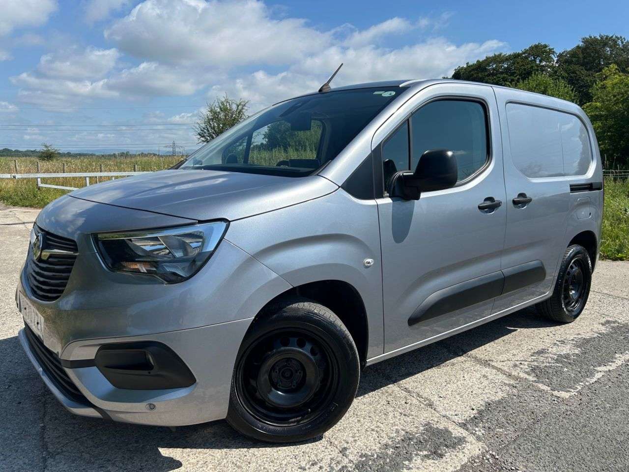 A 2020 VAUXHALL COMBO 1.5 Turbo D 2000 Sportive Panel Van 4dr Diesel Manual L1 H1 Euro 6 (s/s) (1 A 2020 VAUXHALL COMBO 1.5 Turbo D 2000 Sportive Panel Van 4dr Diesel Manual L1 H1 Euro 6 (s/s) (1