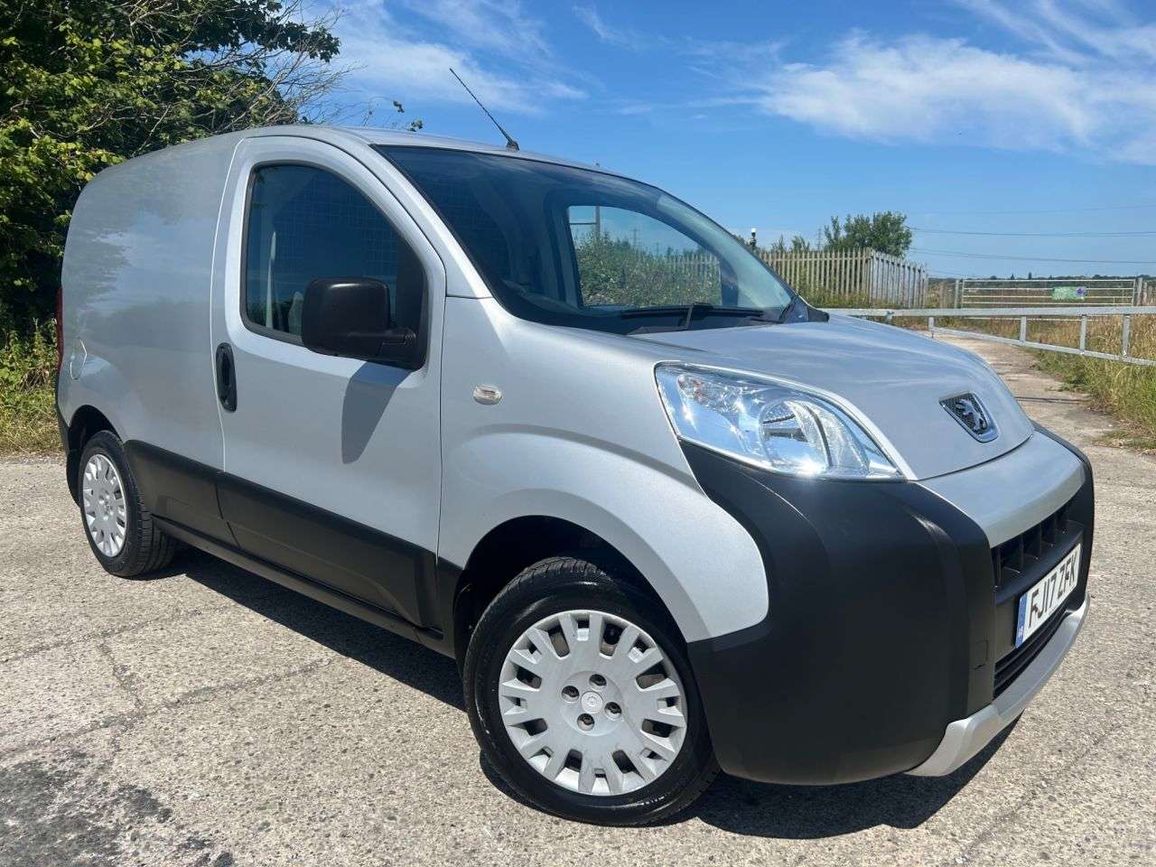 A 2017 PEUGEOT BIPPER 1.3 HDi Professional Panel Van 3dr Diesel Manual FWD L1 H1 ATV (115 g/km, 8 A 2017 PEUGEOT BIPPER 1.3 HDi Professional Panel Van 3dr Diesel Manual FWD L1 H1 ATV (115 g/km, 8