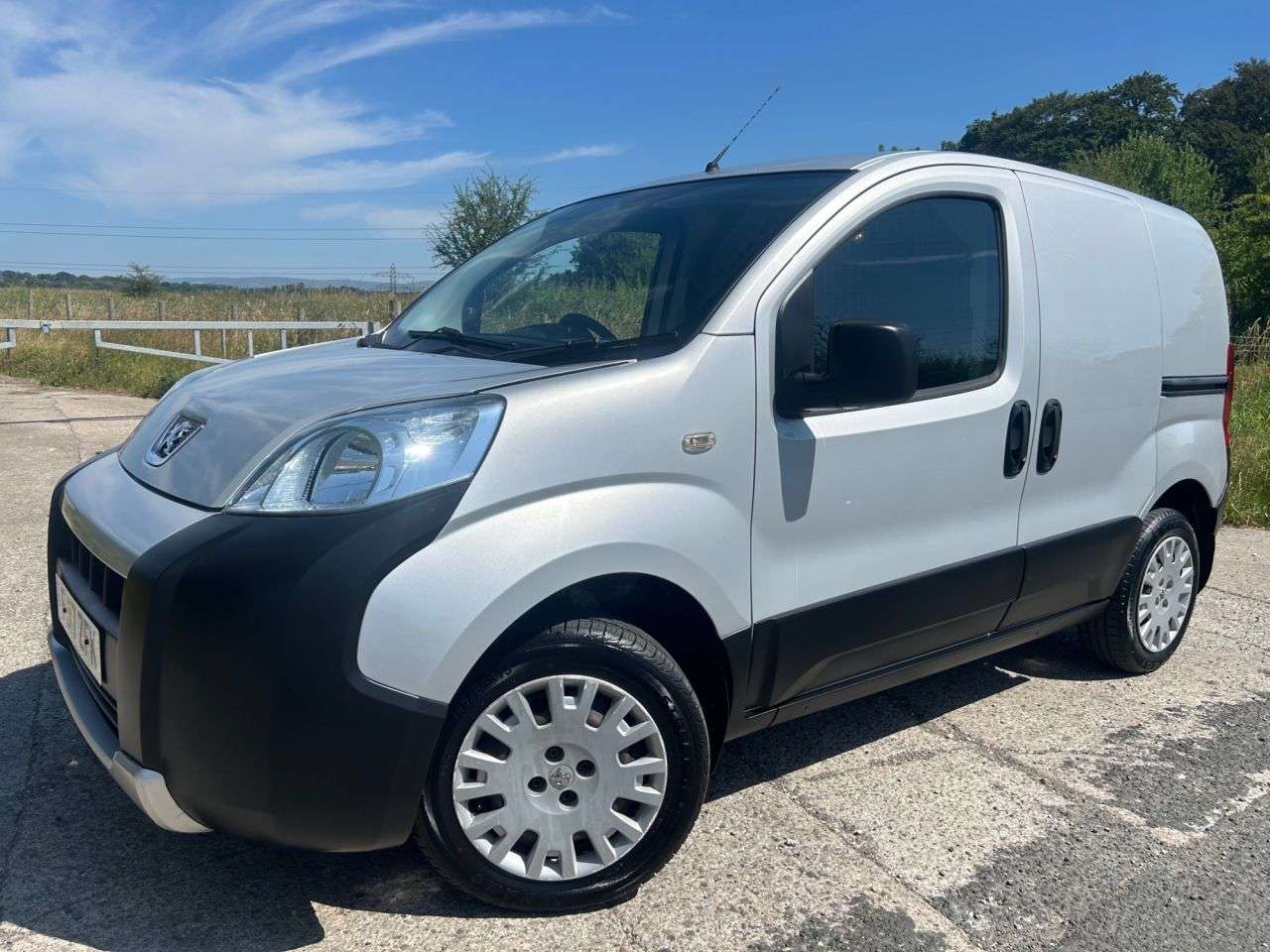 A 2017 PEUGEOT BIPPER 1.3 HDi Professional Panel Van 3dr Diesel Manual FWD L1 H1 ATV (115 g/km, 8 A 2017 PEUGEOT BIPPER 1.3 HDi Professional Panel Van 3dr Diesel Manual FWD L1 H1 ATV (115 g/km, 8