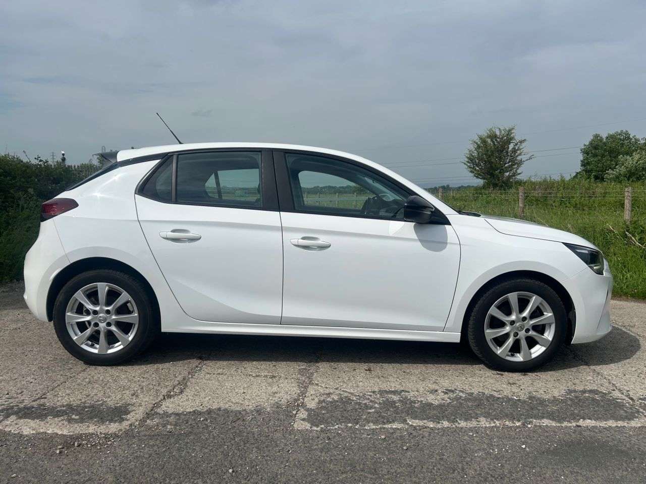 A 2021 VAUXHALL CORSA 1.5 Turbo D SE Hatchback 5dr Diesel Manual Euro 6 (s/s) (102 ps) A 2021 VAUXHALL CORSA 1.5 Turbo D SE Hatchback 5dr Diesel Manual Euro 6 (s/s) (102 ps)