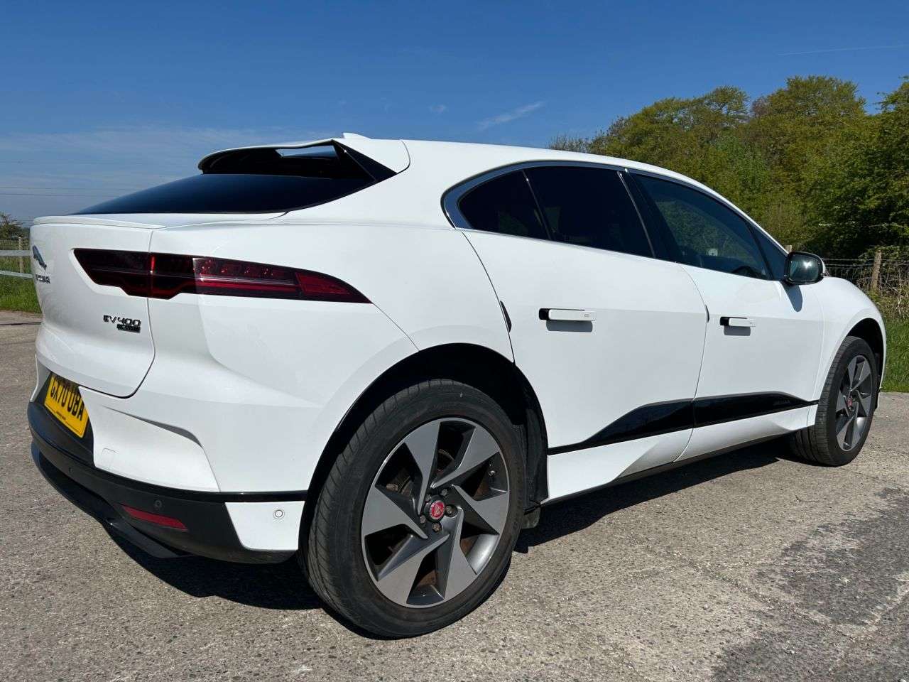 A 2020 JAGUAR I-PACE 400 90kWh SE SUV 5dr Electric Auto 4WD (400 ps) A 2020 JAGUAR I-PACE 400 90kWh SE SUV 5dr Electric Auto 4WD (400 ps)