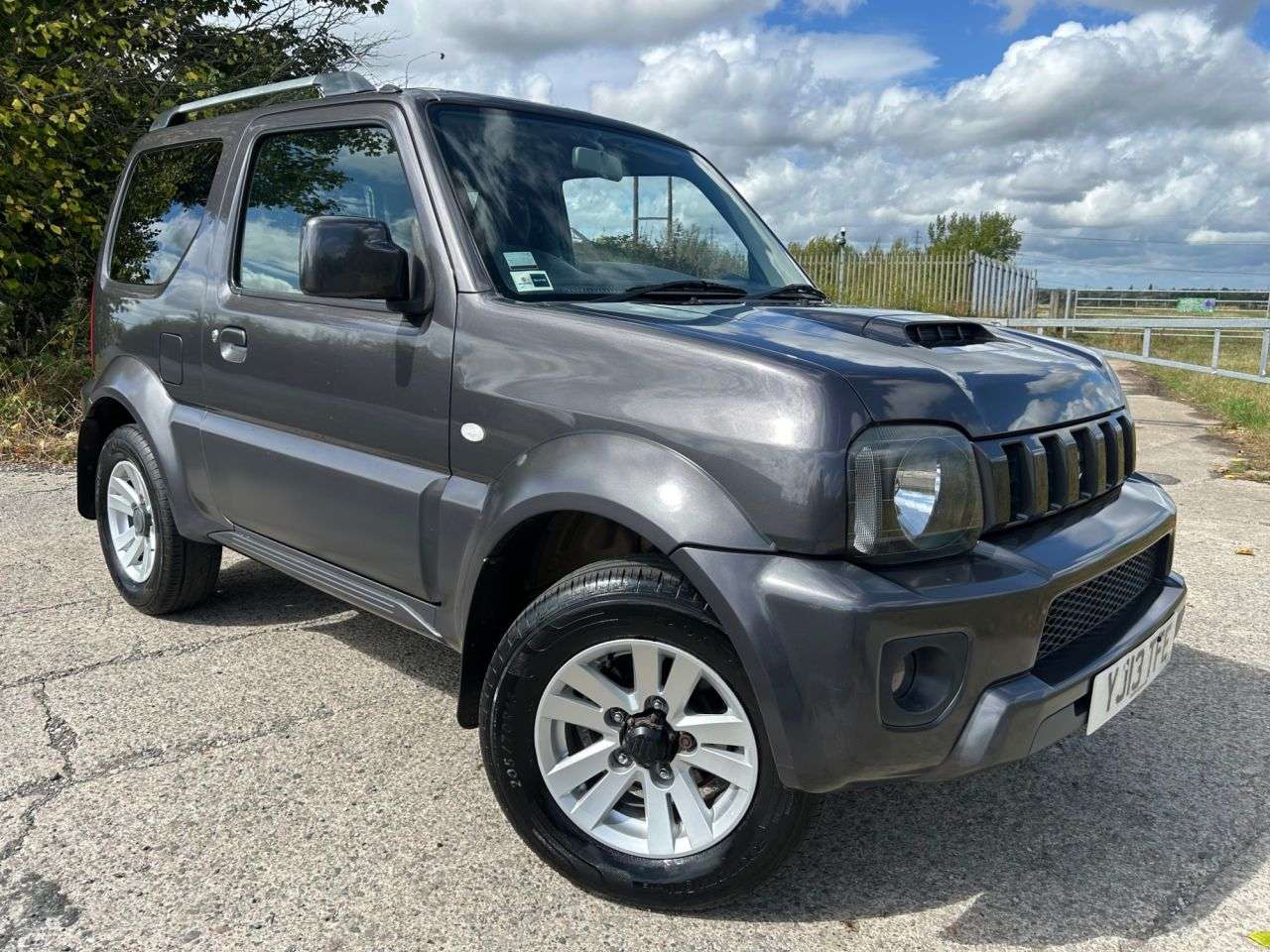 A 2013 SUZUKI JIMNY 1.3 VVT SZ4 SUV 3dr Petrol Auto 4WD Euro 5 (85 ps) A 2013 SUZUKI JIMNY 1.3 VVT SZ4 SUV 3dr Petrol Auto 4WD Euro 5 (85 ps)