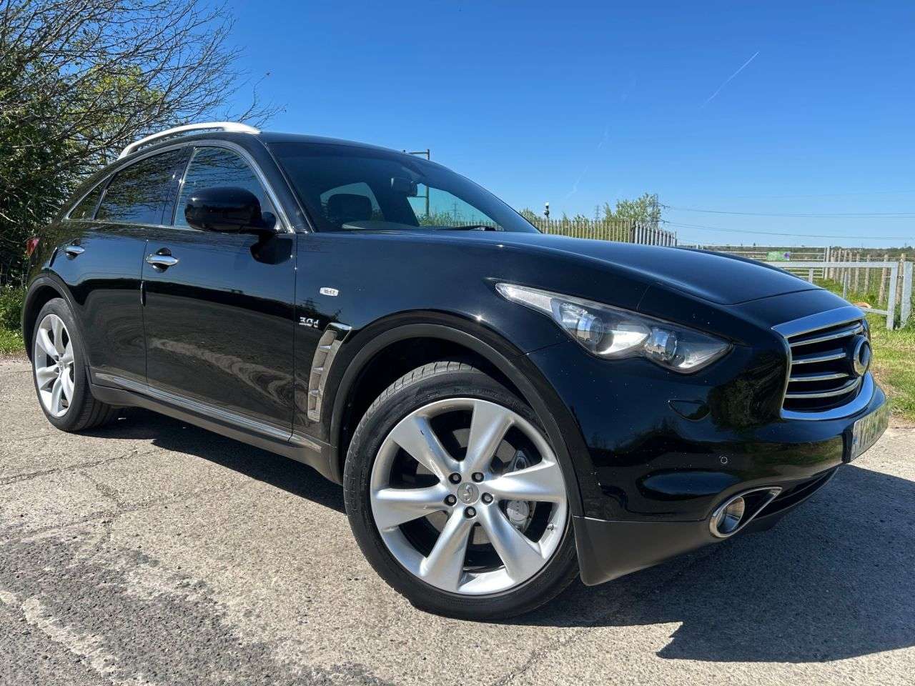 A 2015 INFINITI QX70 3.0d V6 S Premium SUV 5dr Diesel Auto 4WD Euro 5 (238 ps) A 2015 INFINITI QX70 3.0d V6 S Premium SUV 5dr Diesel Auto 4WD Euro 5 (238 ps)