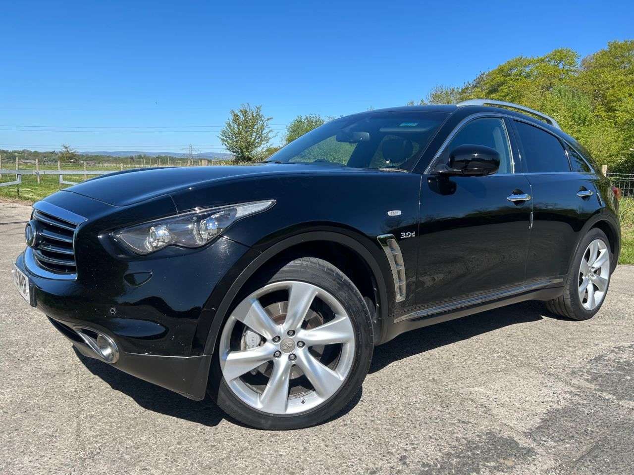 A 2015 INFINITI QX70 3.0d V6 S Premium SUV 5dr Diesel Auto 4WD Euro 5 (238 ps) A 2015 INFINITI QX70 3.0d V6 S Premium SUV 5dr Diesel Auto 4WD Euro 5 (238 ps)
