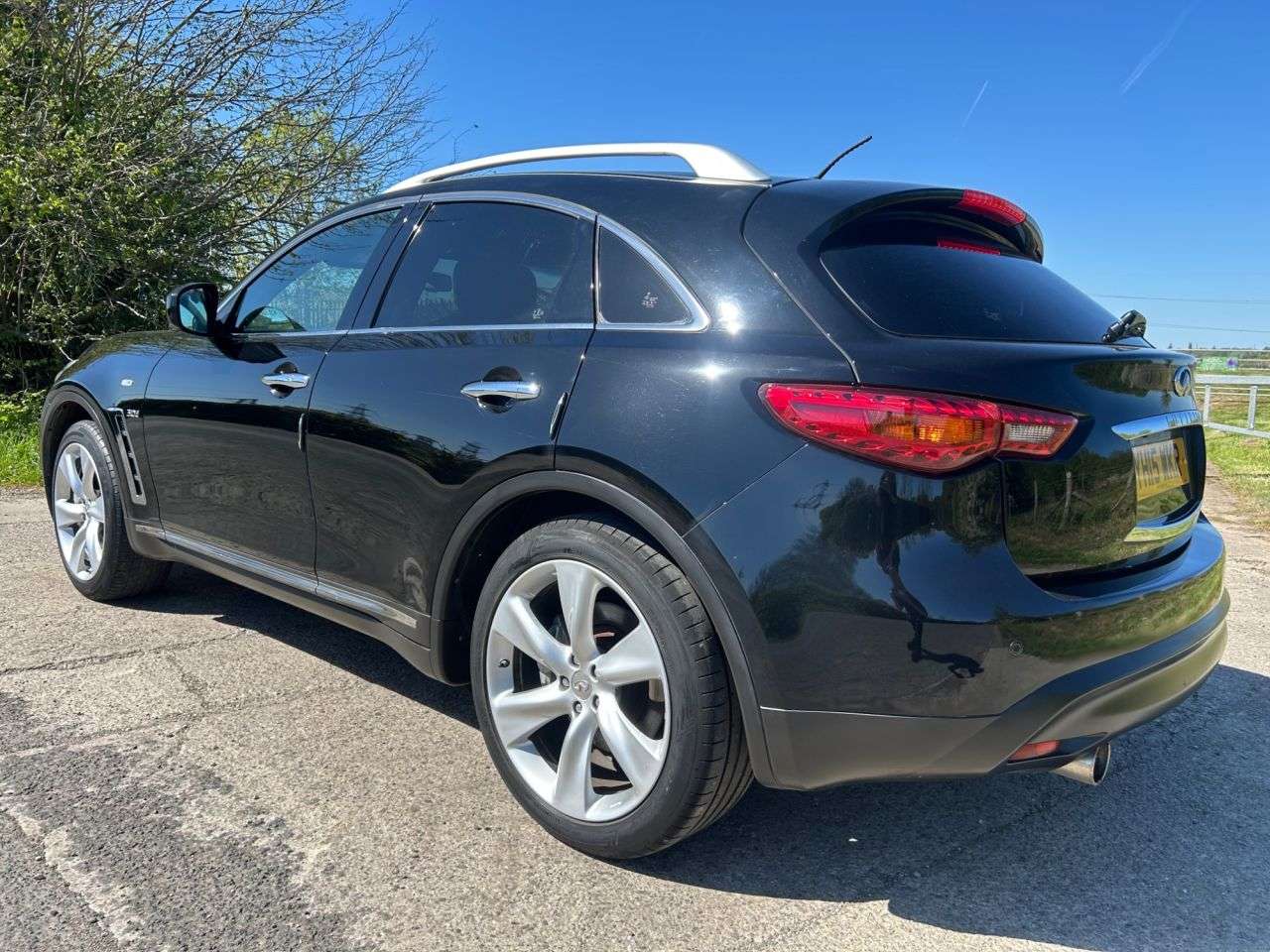 2015 INFINITI QX70 2015 INFINITI QX70