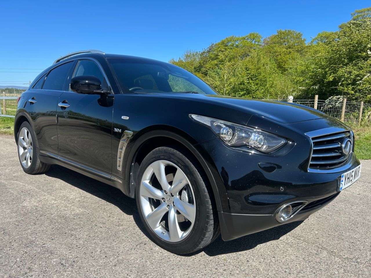 2015 INFINITI QX70 2015 INFINITI QX70