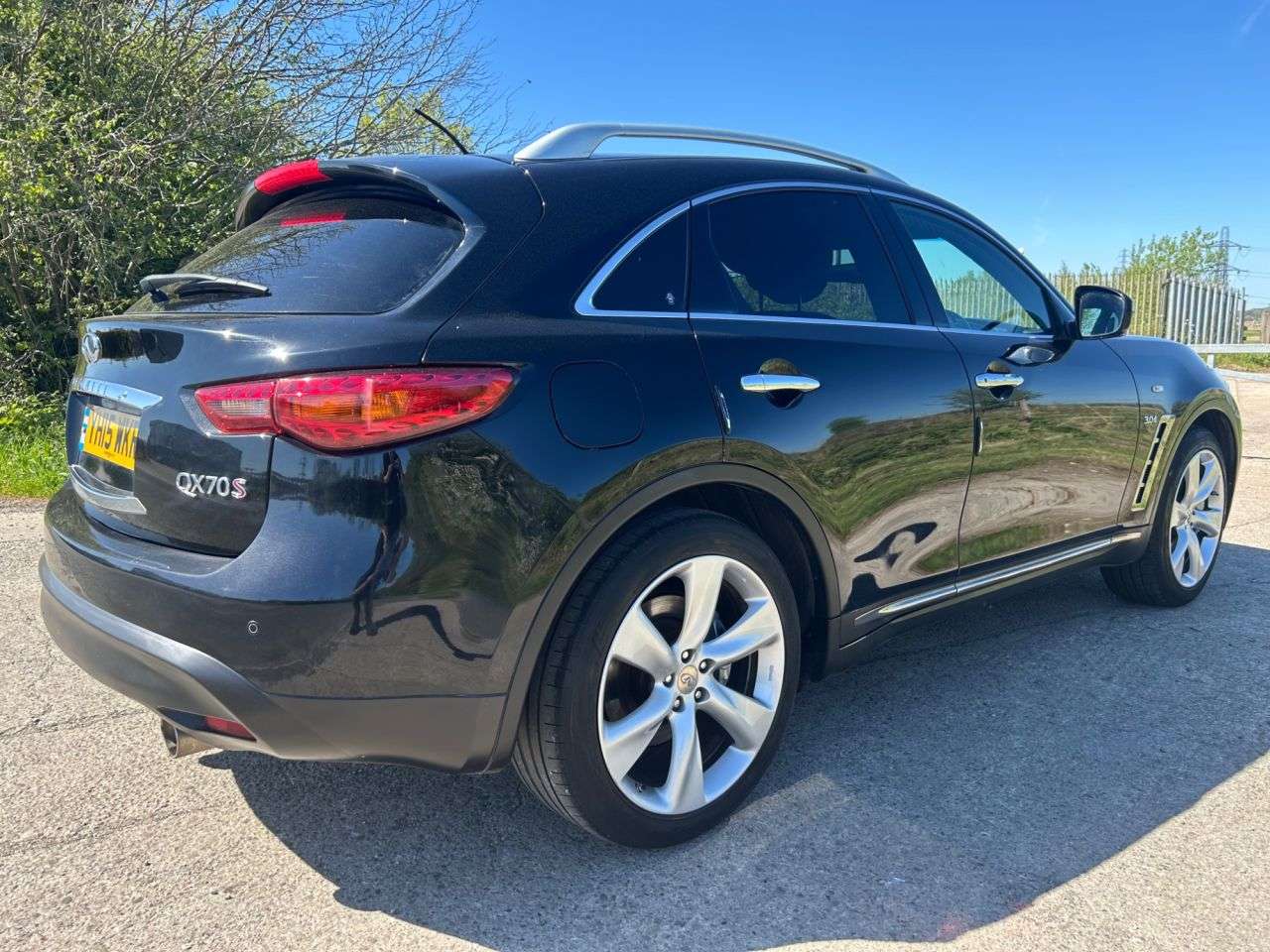 2015 INFINITI QX70 2015 INFINITI QX70