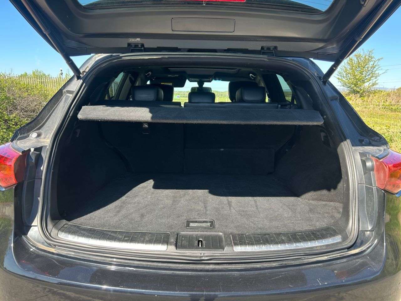 2015 INFINITI QX70 2015 INFINITI QX70