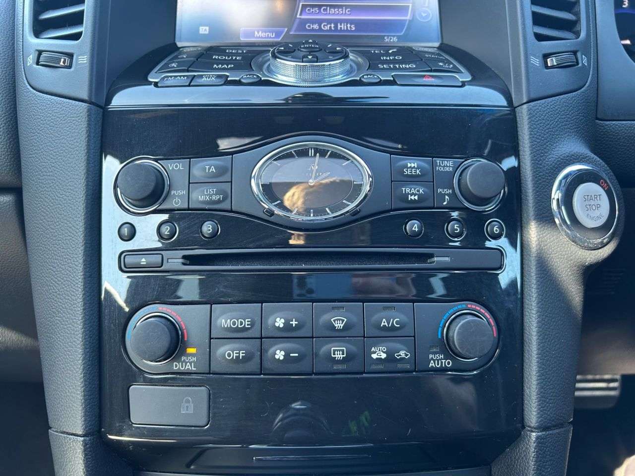 2015 INFINITI QX70 2015 INFINITI QX70