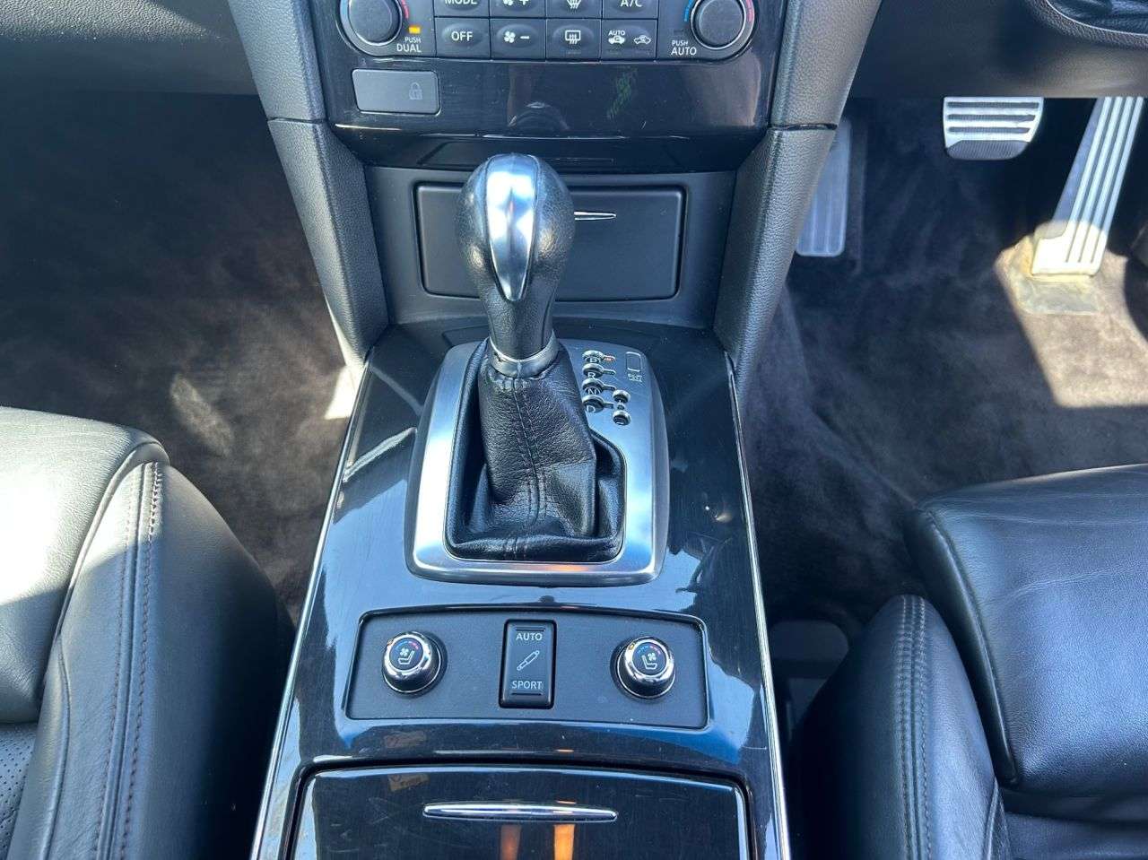 2015 INFINITI QX70 2015 INFINITI QX70