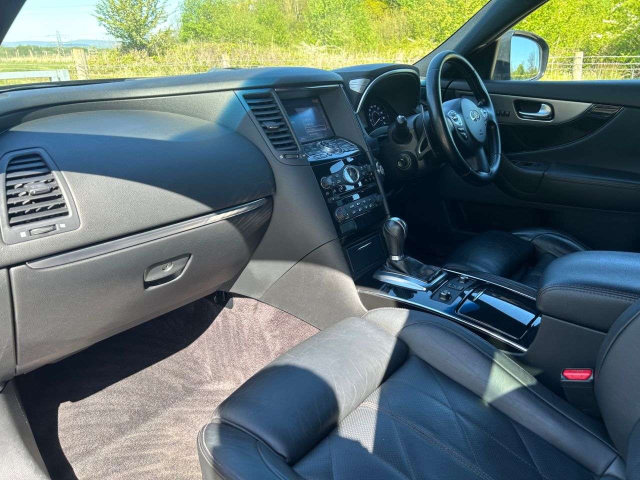 2015 INFINITI QX70 2015 INFINITI QX70
