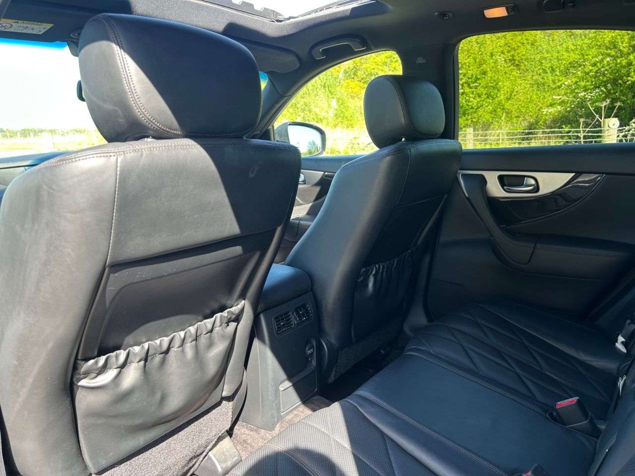 2015 INFINITI QX70 2015 INFINITI QX70