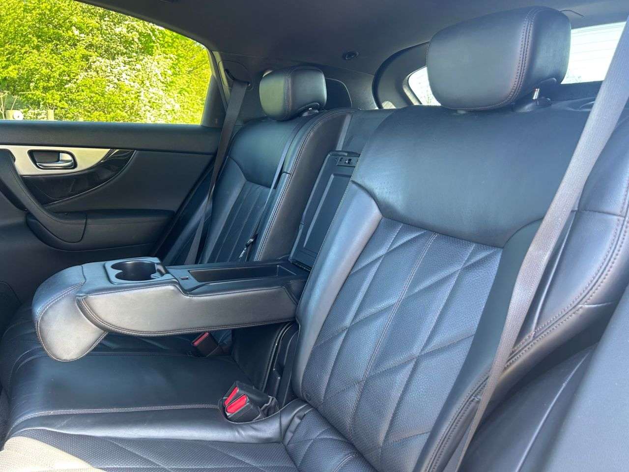 2015 INFINITI QX70 2015 INFINITI QX70