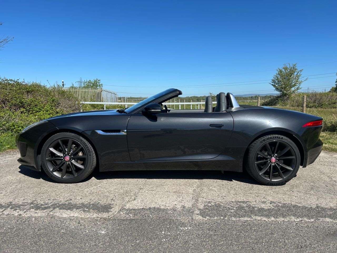 2013 JAGUAR F-TYPE 2013 JAGUAR F-TYPE