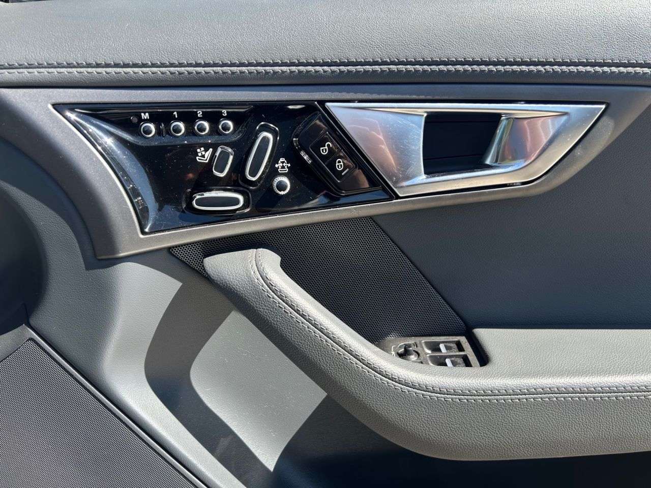 2013 JAGUAR F-TYPE 2013 JAGUAR F-TYPE