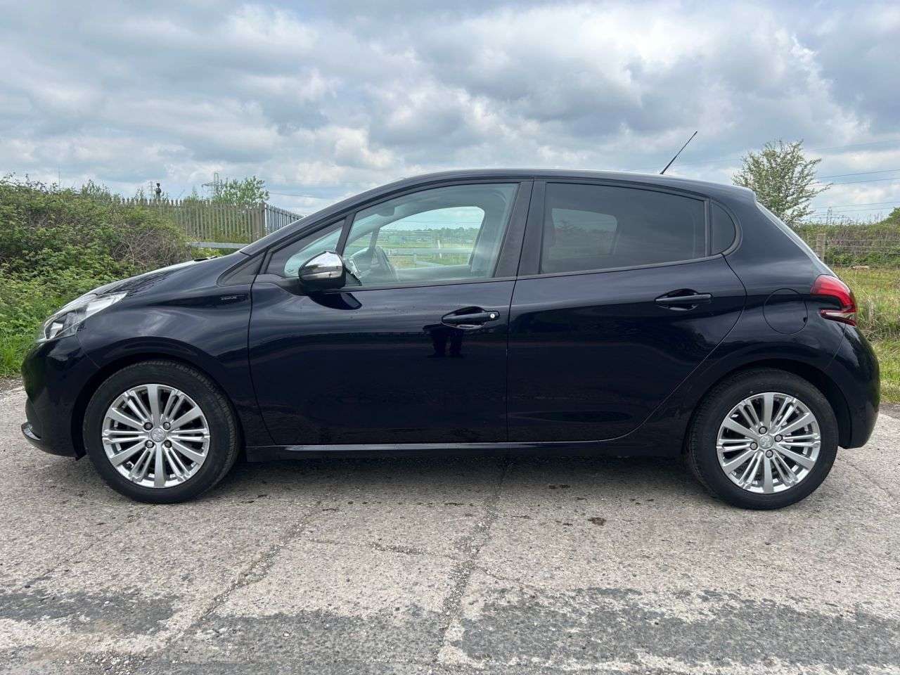 2019 PEUGEOT 208 2019 PEUGEOT 208