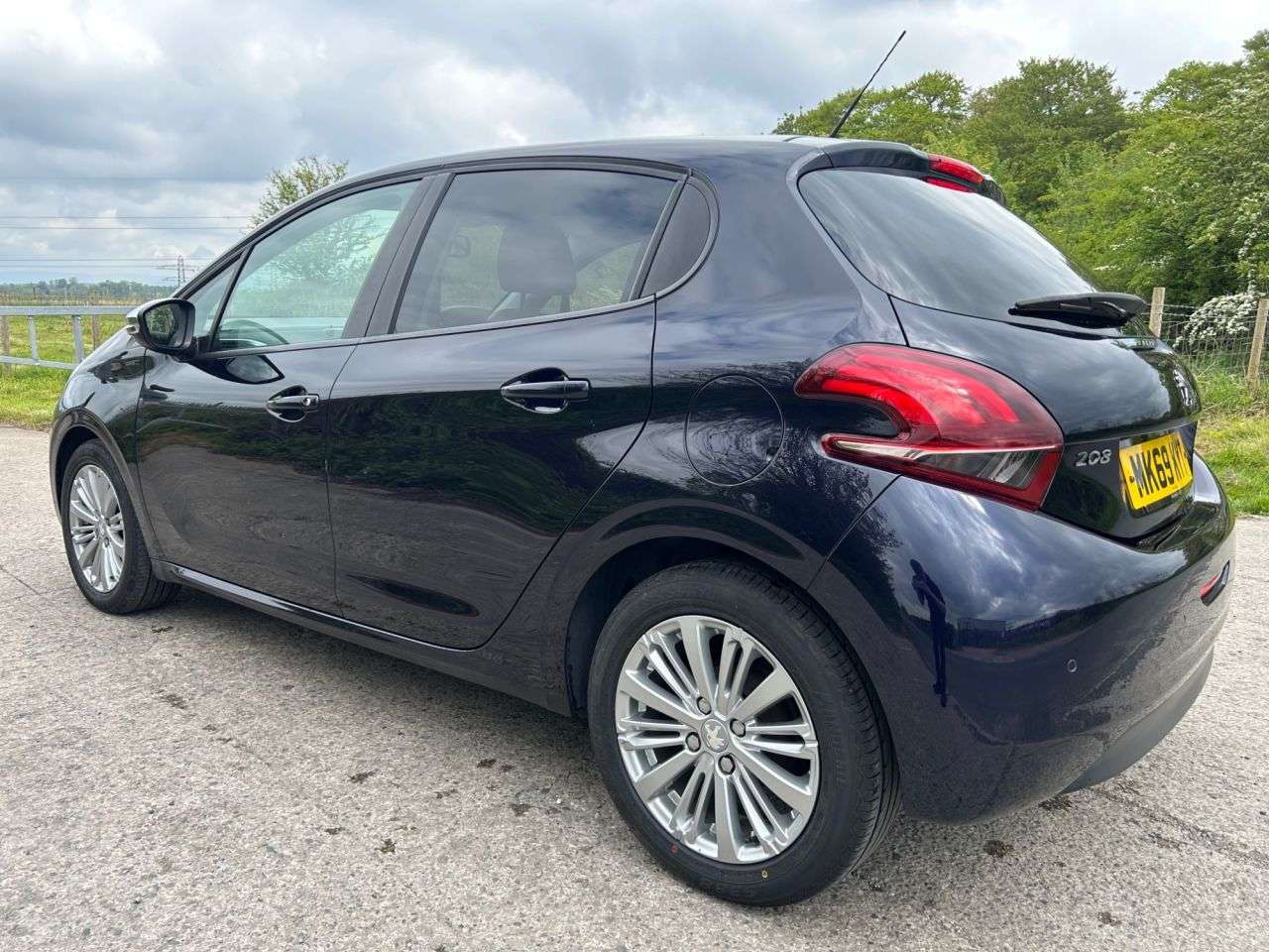 2019 PEUGEOT 208 2019 PEUGEOT 208