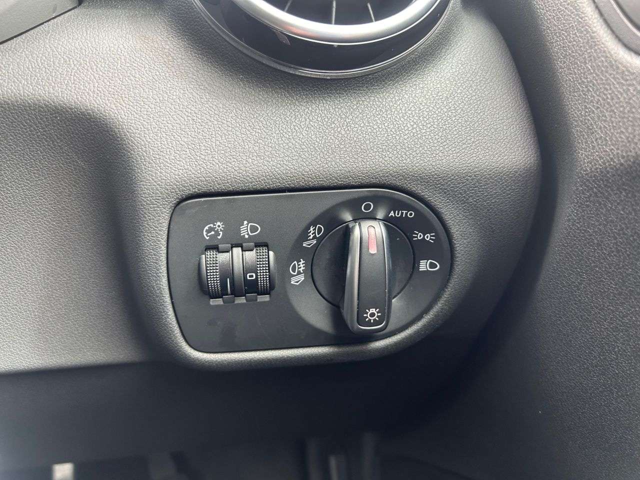 2016 AUDI A1 2016 AUDI A1