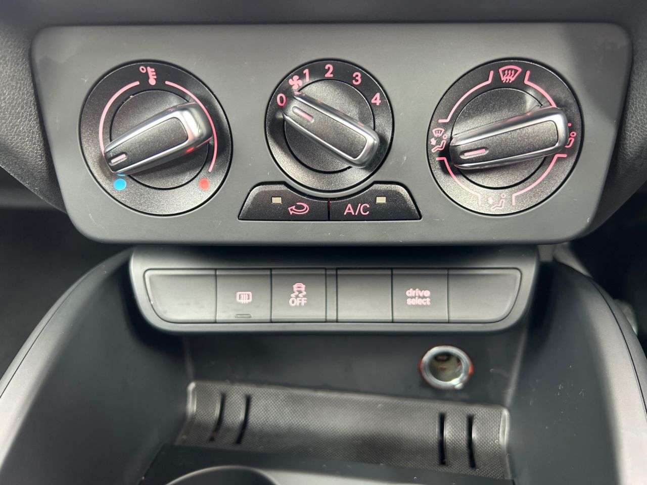 2016 AUDI A1 2016 AUDI A1