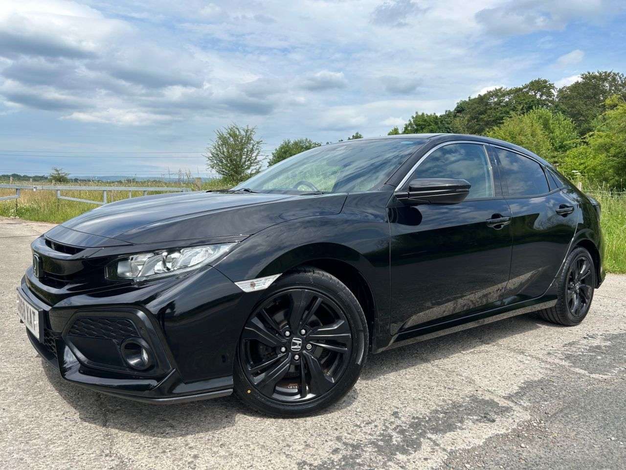 A 2019 HONDA CIVIC 1.0 VTEC Turbo SR Hatchback 5dr Petrol Manual Euro 6 (s/s) (126 ps) A 2019 HONDA CIVIC 1.0 VTEC Turbo SR Hatchback 5dr Petrol Manual Euro 6 (s/s) (126 ps)