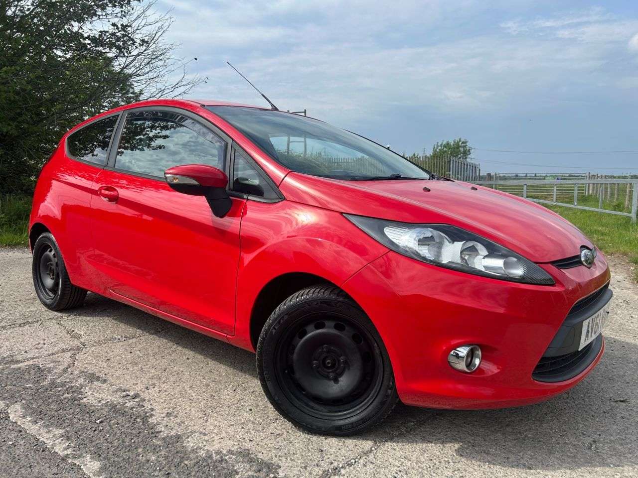 A 2011 FORD FIESTA 1.25 Edge Hatchback 3dr Petrol Manual (127 g/km, 59 bhp) LOW INSURANCE GROU A 2011 FORD FIESTA 1.25 Edge Hatchback 3dr Petrol Manual (127 g/km, 59 bhp) LOW INSURANCE GROU