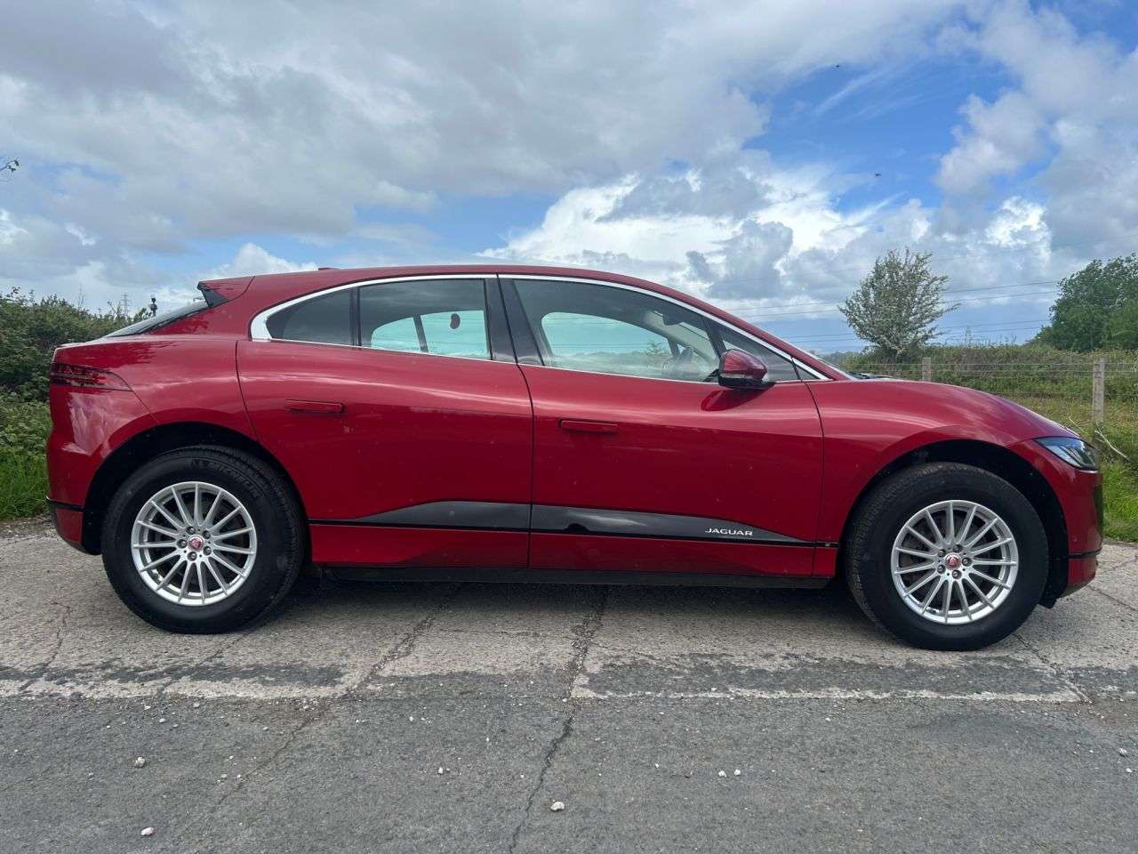 A 2020 JAGUAR I-PACE 400 90kWh S SUV 5dr Electric Auto 4WD (400 ps) A 2020 JAGUAR I-PACE 400 90kWh S SUV 5dr Electric Auto 4WD (400 ps)