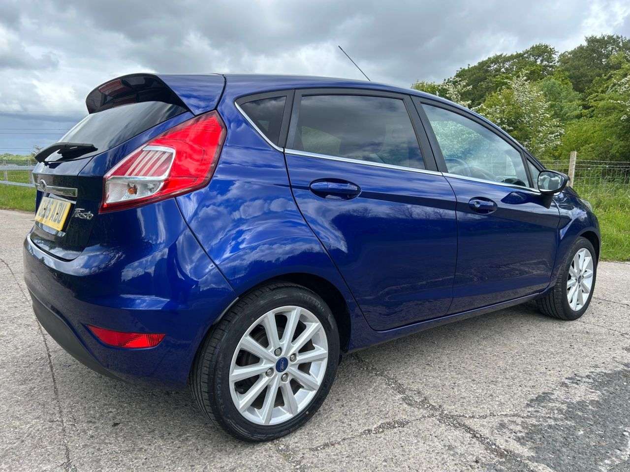 A 2016 FORD FIESTA 1.0T EcoBoost Titanium Hatchback 5dr Petrol Manual Euro 6 (s/s) (100 ps) LO A 2016 FORD FIESTA 1.0T EcoBoost Titanium Hatchback 5dr Petrol Manual Euro 6 (s/s) (100 ps) LO