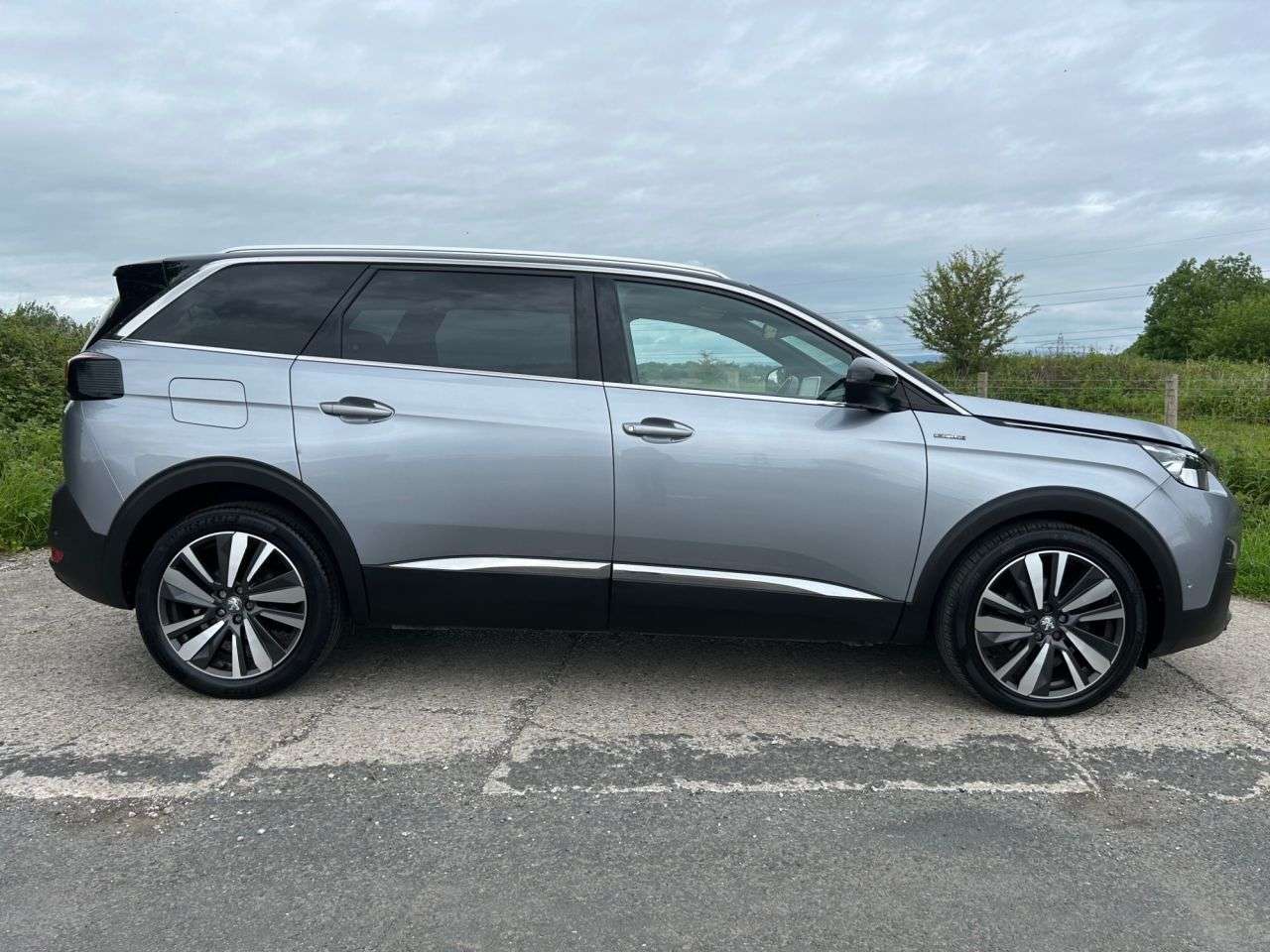 A 2019 PEUGEOT 5008 1.2 PureTech GT Line Premium SUV 5dr Petrol EAT Euro 6 (s/s) (130 ps) HEATE A 2019 PEUGEOT 5008 1.2 PureTech GT Line Premium SUV 5dr Petrol EAT Euro 6 (s/s) (130 ps) HEATE