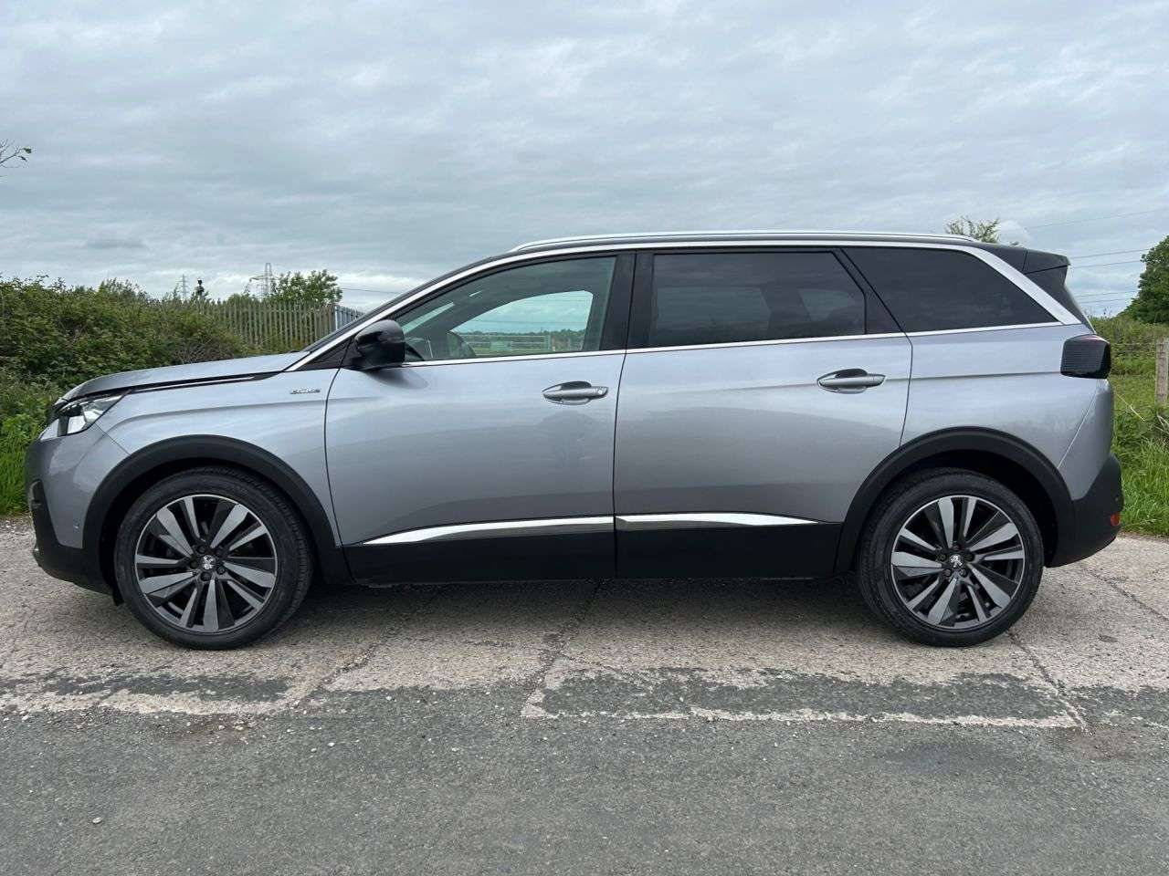 2019 PEUGEOT 5008 2019 PEUGEOT 5008