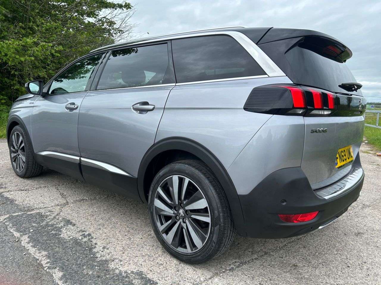 2019 PEUGEOT 5008 2019 PEUGEOT 5008