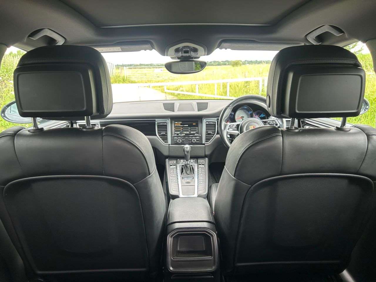 2015 PORSCHE MACAN 2015 PORSCHE MACAN