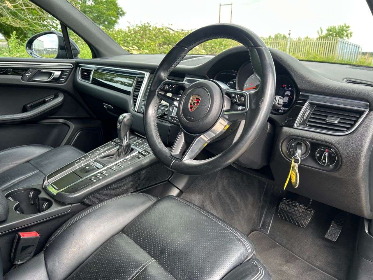 2015 PORSCHE MACAN 2015 PORSCHE MACAN