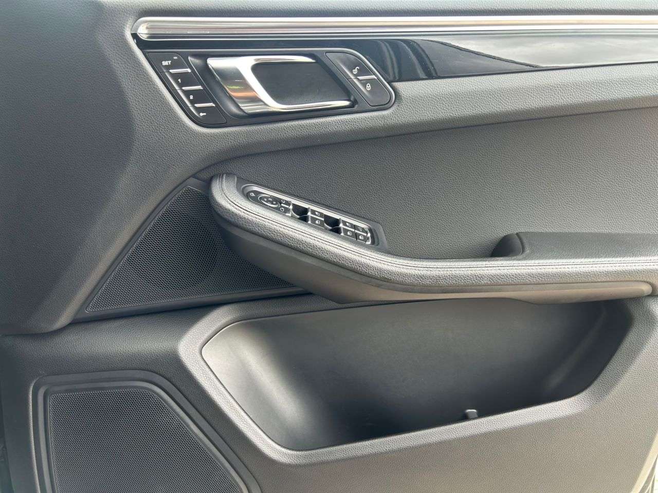 2015 PORSCHE MACAN 2015 PORSCHE MACAN