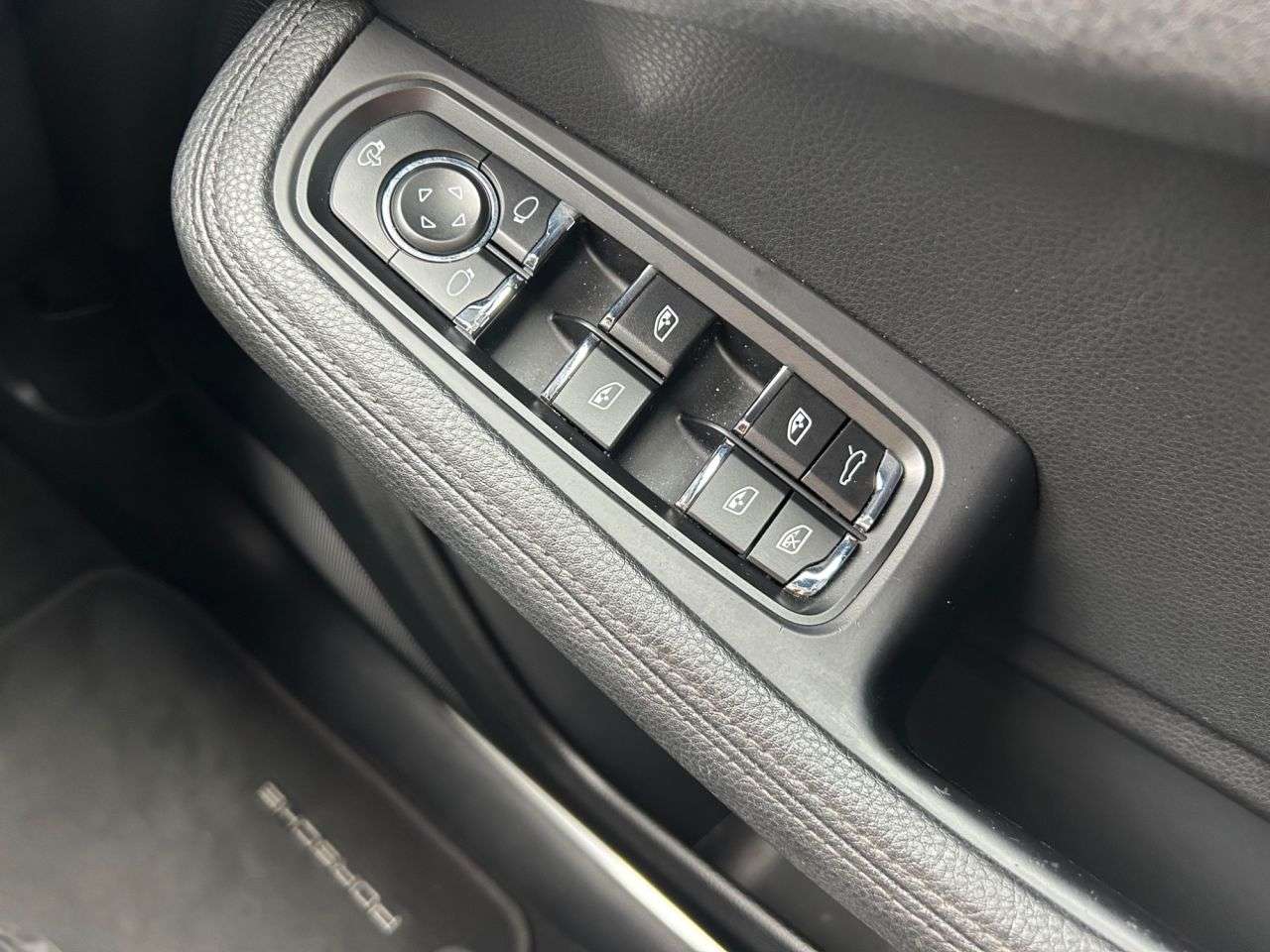 2015 PORSCHE MACAN 2015 PORSCHE MACAN